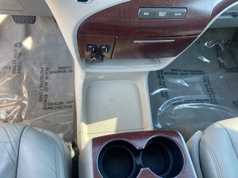 Used 2011 Toyota Sienna XLE image 16