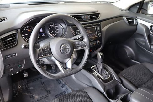 Used 2019 Nissan Rogue Sport S image 15