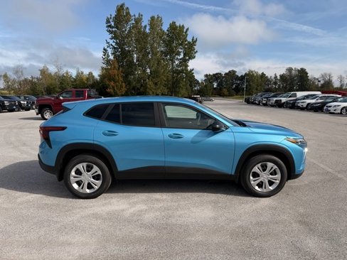 New 2026 Chevrolet Trax LS image 2