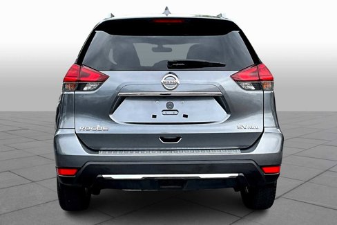 Used 2017 Nissan Rogue SV image 4