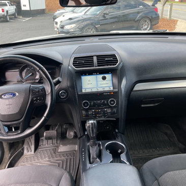 Used 2018 Ford Explorer XLT w/ Equipment Group 201A image 13