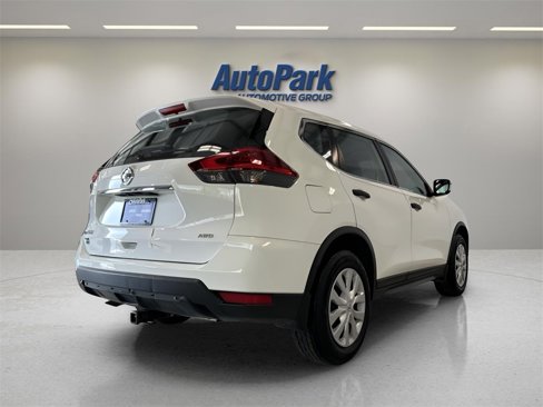 Used 2017 Nissan Rogue S image 7