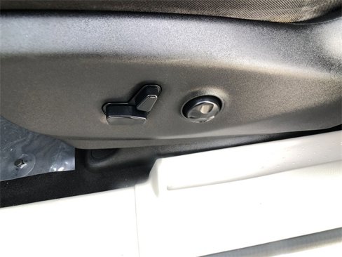 Used 2020 Chrysler Pacifica Touring-L image 12