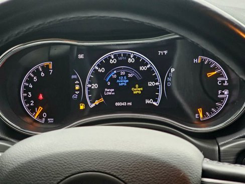 Used 2021 Jeep Grand Cherokee Laredo X image 33