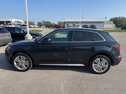 Used 2019 Audi Q5 Prestige w/ Prestige Package image 3