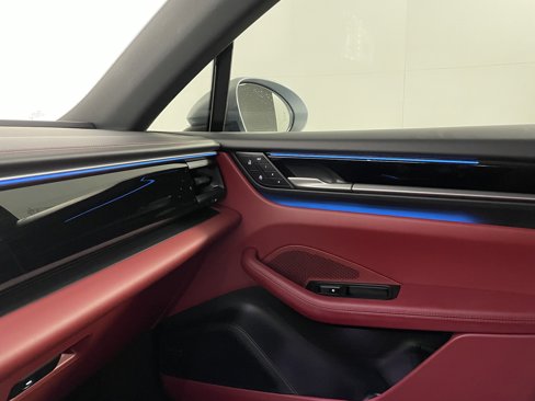 Certified 2025 Porsche Macan 4S Electric image 14