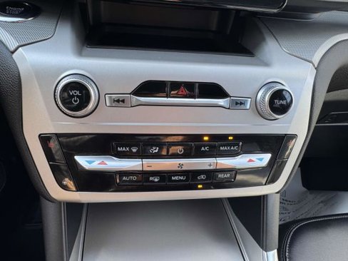 Used 2022 Ford Explorer XLT w/ Equipment Group 202A image 15