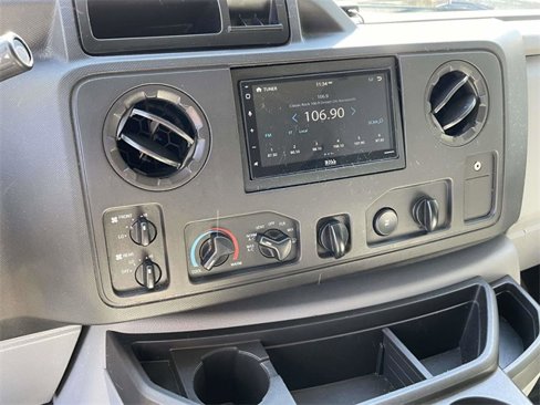 Used 2014 Ford E-350 and Econoline 350 XLT image 11
