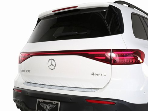 Used 2024 Mercedes-Benz EQB 300 4MATIC image 8
