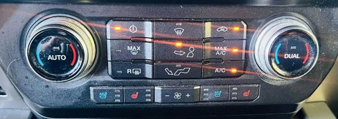 Used 2015 Ford F150 Platinum w/ Equipment Group 701A Luxury image 16