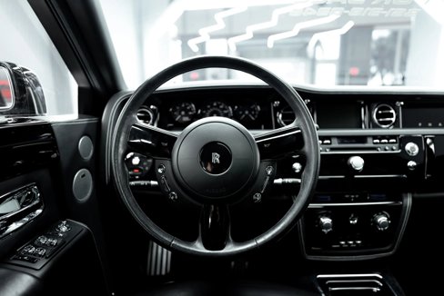 Used 2007 Rolls-Royce Phantom Sedan image 17