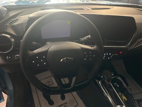 New 2025 Chevrolet Trax RS w/ Sunroof Package image 19