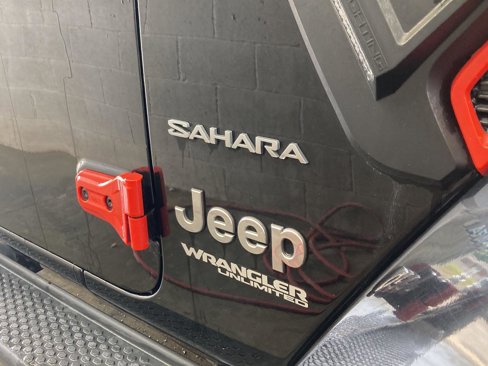 Used 2019 Jeep Wrangler Unlimited Sahara image 18