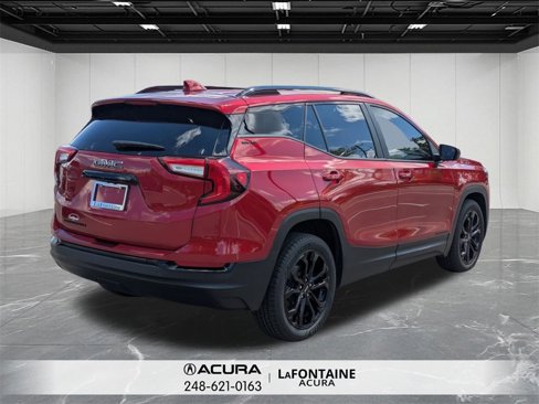 Used 2022 GMC Terrain SLE w/ Driver Convenience Package image 5