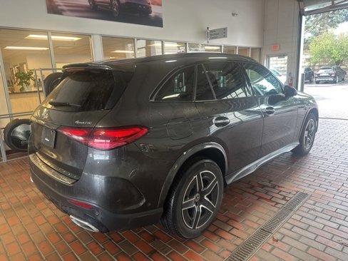 Used 2024 Mercedes-Benz GLC 300 4MATIC image 4