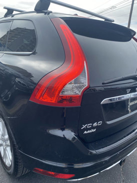 Used 2015 Volvo XC60 T5 w/ Proximity Package image 17