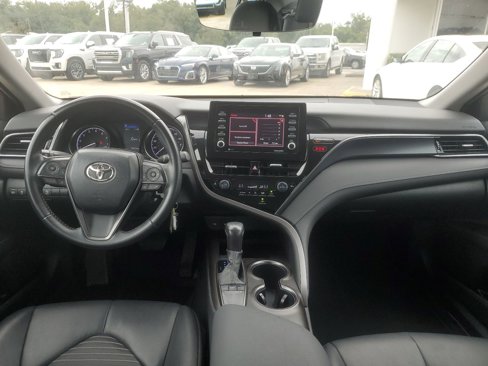 Used 2023 Toyota Camry SE image 9