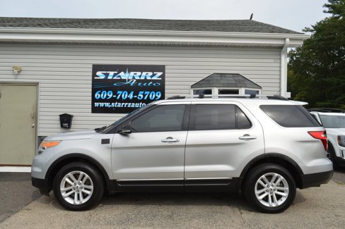 Used 2013 Ford Explorer XLT image 2