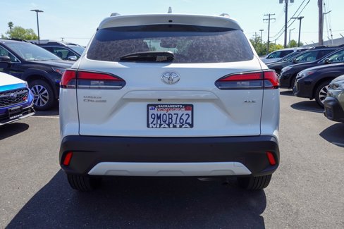 Used 2023 Toyota Corolla Cross XLE image 6