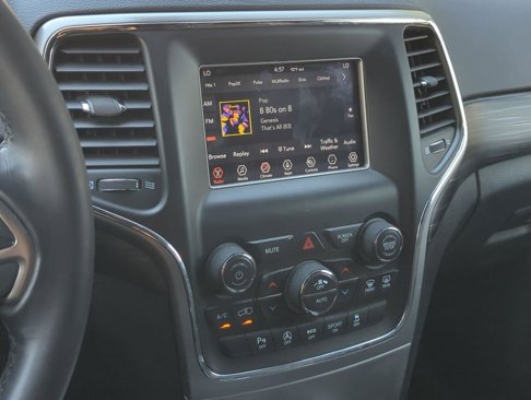 Used 2021 Jeep Grand Cherokee Laredo image 5