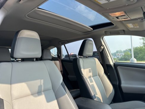 Used 2017 Toyota RAV4 Limited image 21