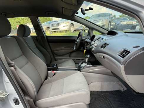 Used 2011 Honda Civic DX-VP image 10
