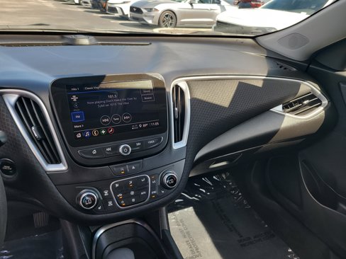 Used 2024 Chevrolet Malibu LT image 19