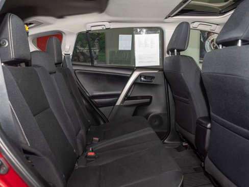 Used 2018 Toyota RAV4 XLE image 21