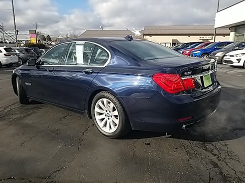 Used 2011 BMW 750i xDrive image 4