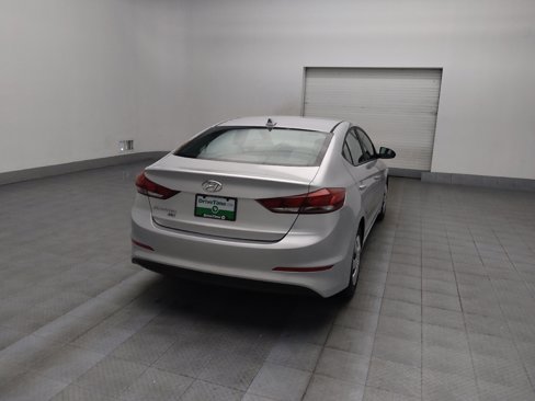 Used 2017 Hyundai Elantra SE image 7