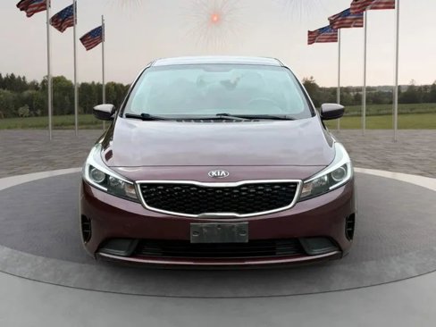 Used 2018 Kia Forte LX image 2