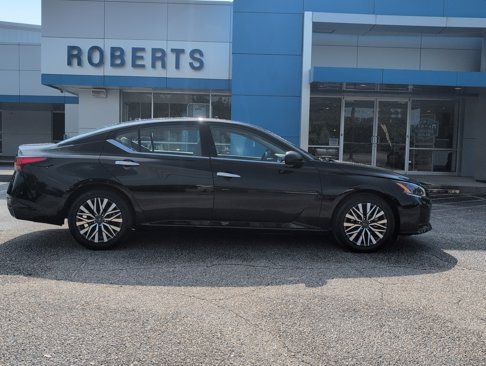 Used 2024 Nissan Altima 2.5 SV image 6