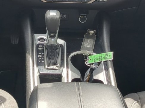 Used 2024 Nissan Altima 2.5 SV image 17