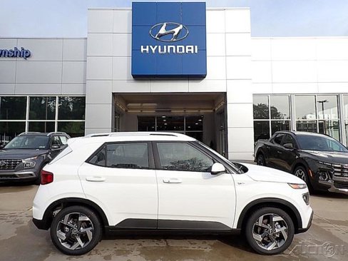 New 2025 Hyundai Venue SEL image 21
