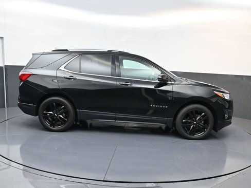 Used 2020 Chevrolet Equinox LT w/ Midnight Edition image 2