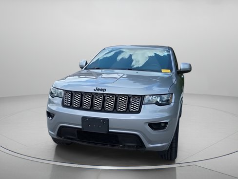 Used 2019 Jeep Grand Cherokee Altitude image 8
