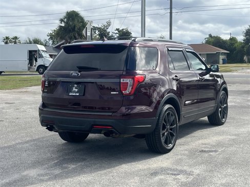Used 2018 Ford Explorer XLT w/ Equipment Group 202A image 5