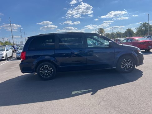 Used 2017 Dodge Grand Caravan GT image 4