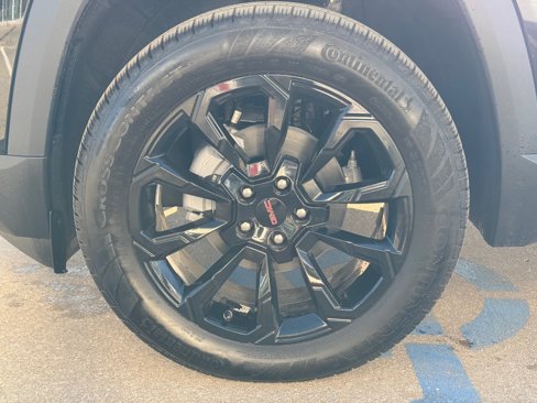 New 2025 GMC Terrain Elevation w/ Black Edition image 6