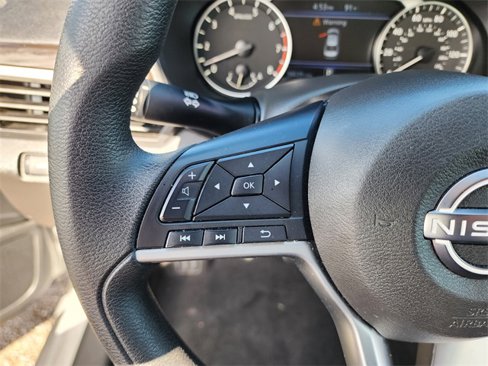 Used 2024 Nissan Altima 2.5 SV image 17