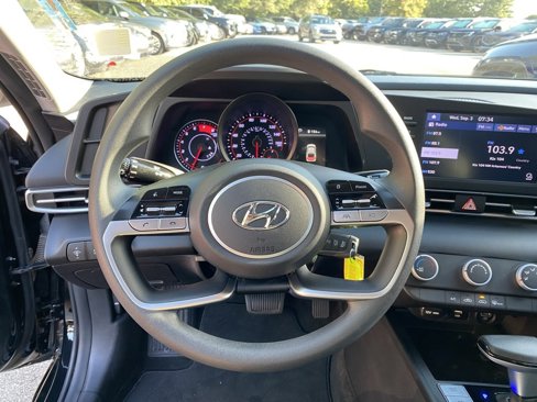 Used 2023 Hyundai Elantra SE image 11
