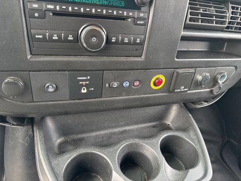 Used 2018 Chevrolet Express 2500 w/ Driver Convenience Package image 10
