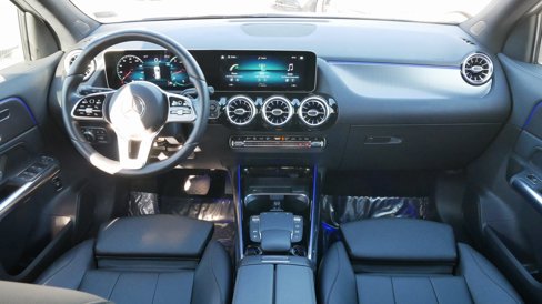 Used 2021 Mercedes-Benz GLA 250 4MATIC image 32