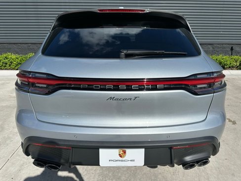 Used 2025 Porsche Macan image 11