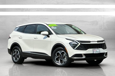 Used 2023 Kia Sportage LX image 2