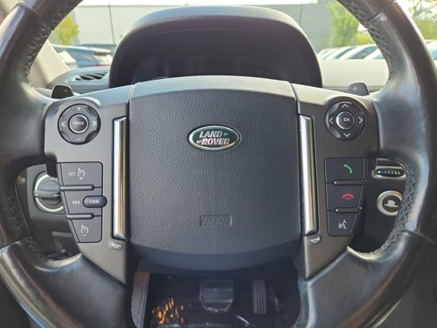 Used 2015 Land Rover LR4 HSE image 17