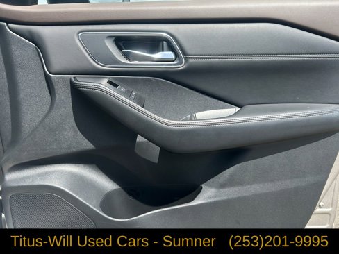 Used 2023 Nissan Rogue Platinum image 25