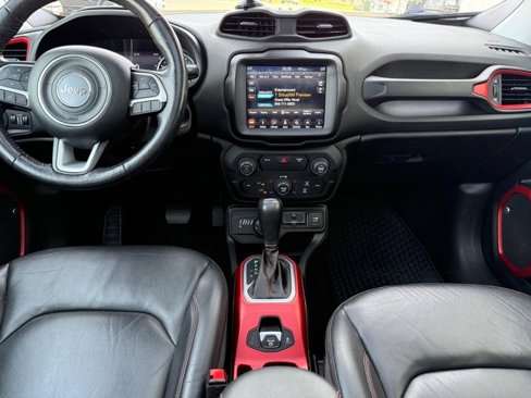 Used 2018 Jeep Renegade Trailhawk image 10