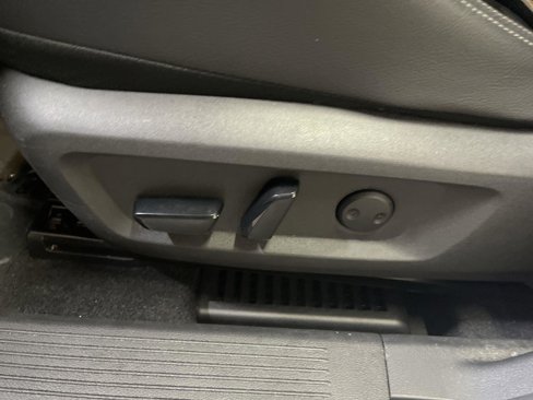 Used 2021 Nissan Rogue SL w/ Premium Package image 12