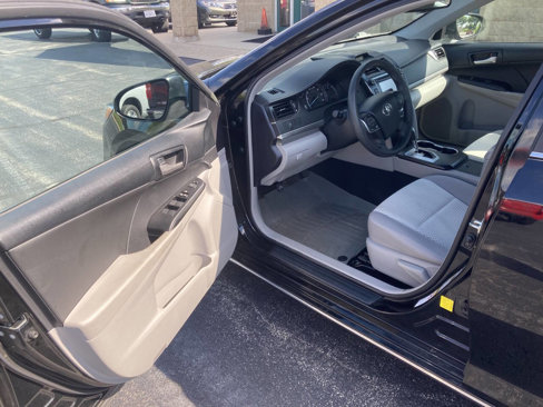 Used 2013 Toyota Camry LE image 9